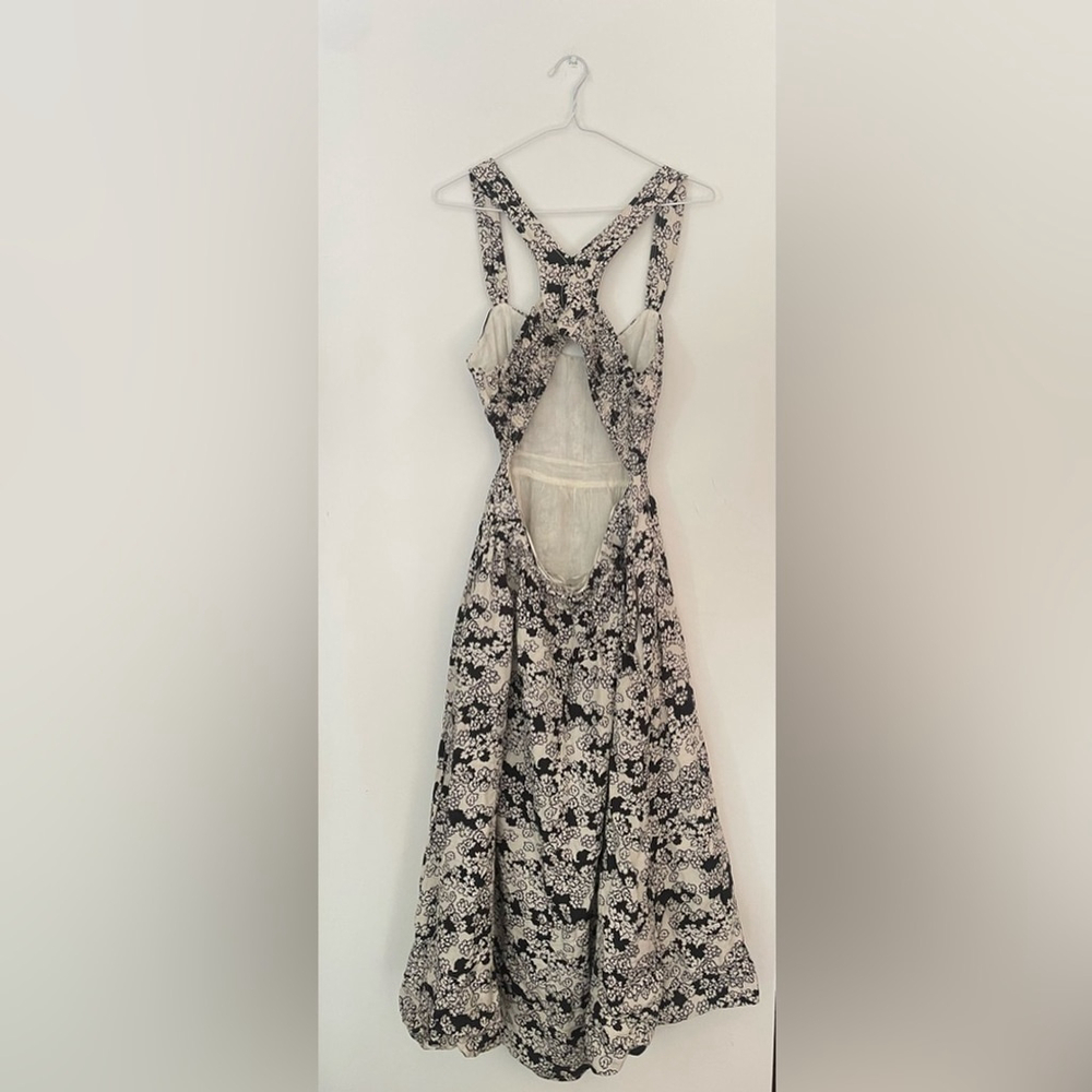 new Anthropologie Printed Midi
Dress Black and White Floral - Picture 4 of 8